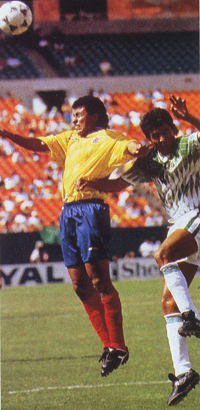 Alex Escobar, ejerciendo como sucesor del Pibe en un partido contra Bolivia previo a USA'94.